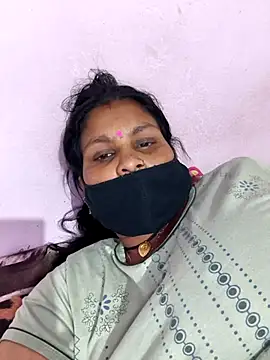 Snapshot of Love-pari077 chatting on April 15, 2026, 5:28 pm Love-pari077 online show from April 15, 2026, 5:28 pm