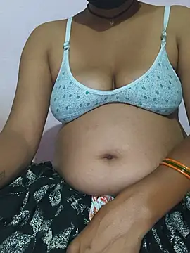 Love-pari077 online show from May 28, 2026, 4:24 pm