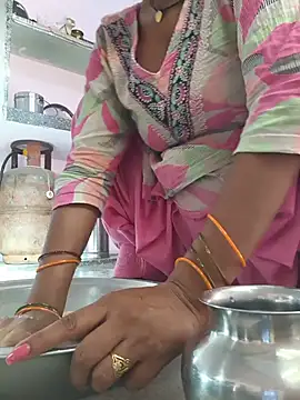 Love-pari077 online show from May 27, 2026, 2:41 am