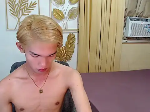 Snapshot of fuckerfriendsxx chatting on April 7, 2026, 5:48 pm fuckerfriendsxx online show from April 7, 2026, 5:48 pm