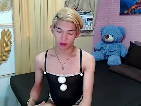 Snapshot of fuckerfriendsxx chatting on May 4, 2026, 10:45 pm fuckerfriendsxx online show from May 4, 2026, 10:45 pm