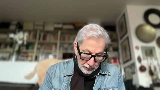 Snapshot of Eatnycum chatting on June 2, 2026, 7:19 am Eatnycum online show from June 2, 2026, 7:19 am