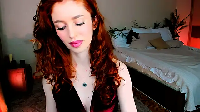 ChristinaConteeree online show from December 3, 2025, 2:16 pm