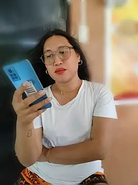 Snapshot of Romantic_Sabrina chatting on June 1, 2026, 4:56 am Romantic Sabrina online show from June 1, 2026, 4:56 am