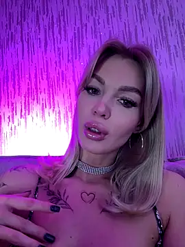 Snapshot of miss_veroNika chatting on December 1, 2025, 3:40 am miss veroNika online show from December 1, 2025, 3:40 am