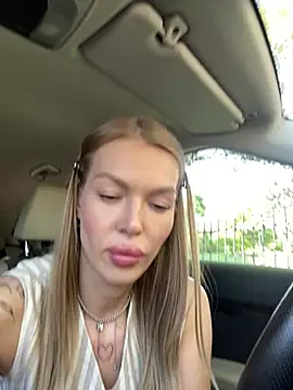 Snapshot of miss_veroNika chatting on June 25, 2026, 1:14 am miss veroNika online show from June 25, 2026, 1:14 am