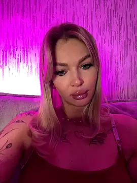 Snapshot of miss_veroNika chatting on December 2, 2025, 2:56 am miss veroNika online show from December 2, 2025, 2:56 am