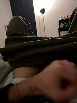 Snapshot of Frankieyyy1 chatting on January 14, 2026, 9:40 pm Frankieyyy1 online show from January 14, 2026, 9:40 pm