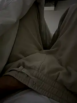 Snapshot of Frankieyyy1 chatting on November 16, 2025, 6:34 pm Frankieyyy1 online show from November 16, 2025, 6:34 pm