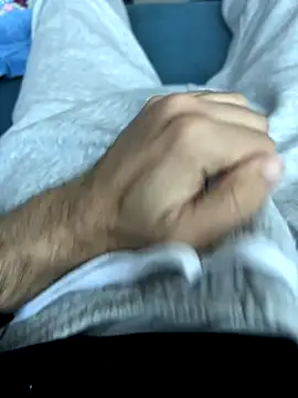 Snapshot of Frankieyyy1 chatting on November 24, 2025, 8:14 am Frankieyyy1 online show from November 24, 2025, 8:14 am