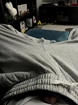 Snapshot of Frankieyyy1 chatting on December 18, 2025, 4:22 pm Frankieyyy1 online show from December 18, 2025, 4:22 pm