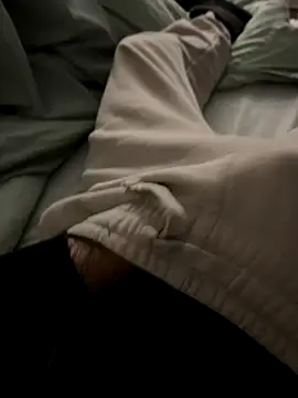 Snapshot of Frankieyyy1 chatting on January 5, 2026, 7:06 pm Frankieyyy1 online show from January 5, 2026, 7:06 pm