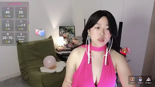 Snapshot of Emmaq996 chatting on September 11, 2025, 5:40 am Emmaq996 online show from September 11, 2025, 5:40 am