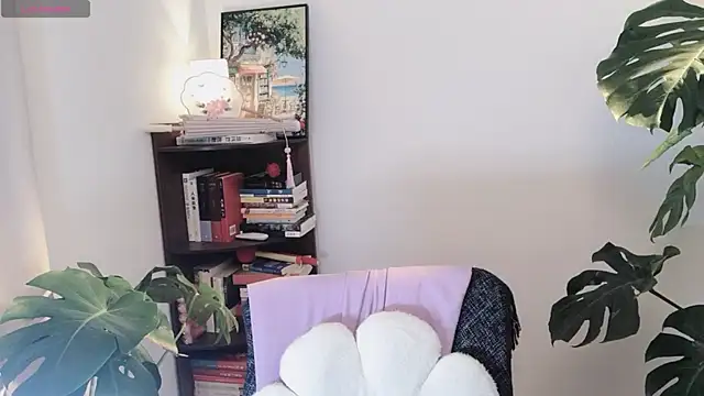 Snapshot of Emmaq996 chatting on February 28, 2026, 1:27 am Emmaq996 online show from February 28, 2026, 1:27 am