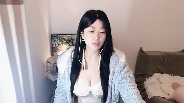 Emmaq996 online show from December 17, 2025, 1:21 am