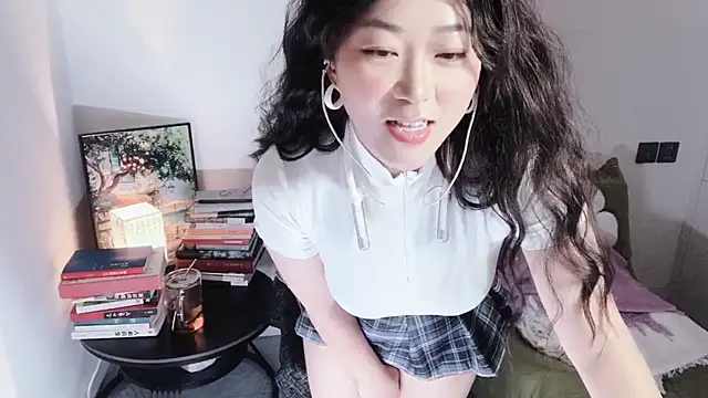 Snapshot of Emmaq996 chatting on October 20, 2025, 2:46 am Emmaq996 online show from October 20, 2025, 2:46 am