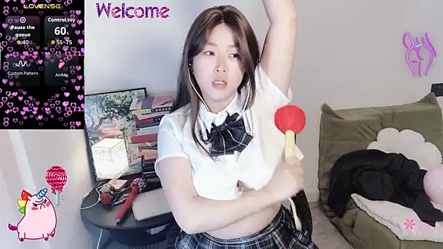 Snapshot of Emmaq996 chatting on November 19, 2025, 3:17 am Emmaq996 online show from November 19, 2025, 3:17 am