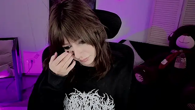 CrystallBloom online show from February 8, 2026, 2:15 pm