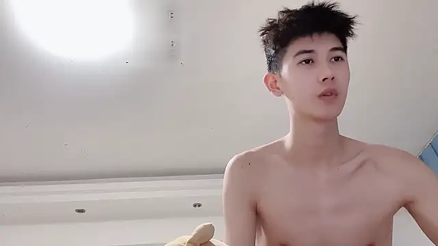 xiaojie2563 online show from October 6, 2025, 12:06 pm