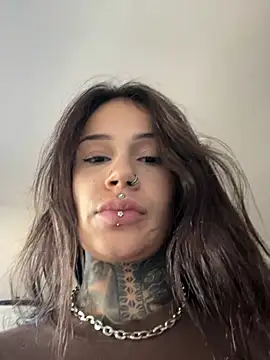 sereiaruiva99 online show from May 5, 2026, 7:28 pm