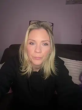 Lexi-Lux-X online show from January 7, 2026, 12:37 am