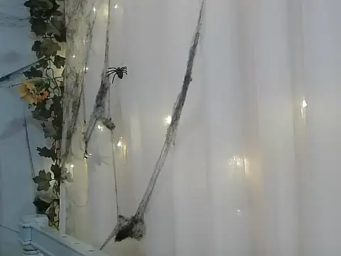 Snapshot of angelainparis28 chatting on October 27, 2025, 6:03 am angelainparis28 online show from October 27, 2025, 6:03 am