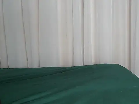 Snapshot of angelainparis28 chatting on November 29, 2025, 5:07 am angelainparis28 online show from November 29, 2025, 5:07 am