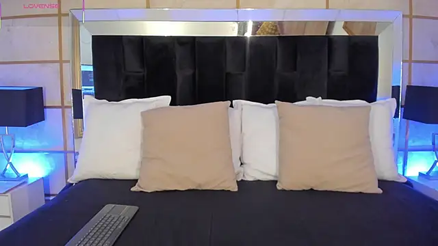 GretaVelvet online show from September 10, 2025, 7:35 pm