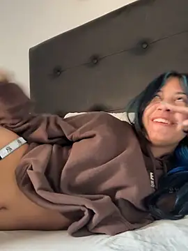 lynn9000 online show from February 15, 2026, 7:35 pm