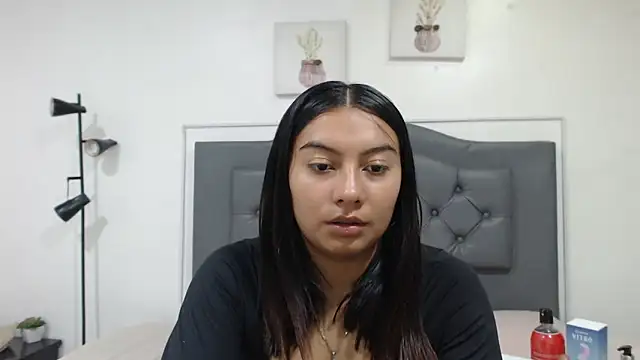 Snapshot of Janne_ chatting on December 16, 2025, 12:15 am Janne online show from December 16, 2025, 12:15 am