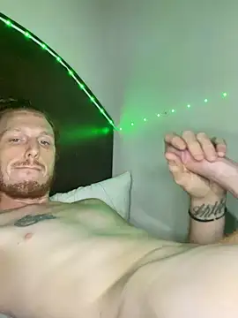 Snapshot of BIGxRED chatting on November 1, 2025, 1:49 pm BIGxRED online show from November 1, 2025, 1:49 pm