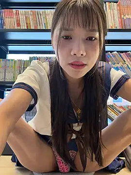 Snapshot of Adora188 chatting on July 17, 2026, 7:05 am Adora188 online show from July 17, 2026, 7:05 am