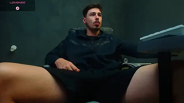 EnzoRace online show from September 21, 2025, 4:39 am