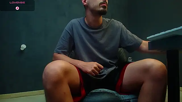 EnzoRace online show from September 24, 2025, 4:52 am