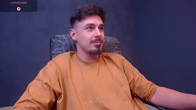 EnzoRace online show from December 14, 2025, 8:47 pm