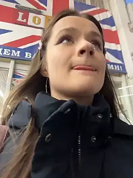 KittyQueeny online show from December 21, 2025, 1:13 pm