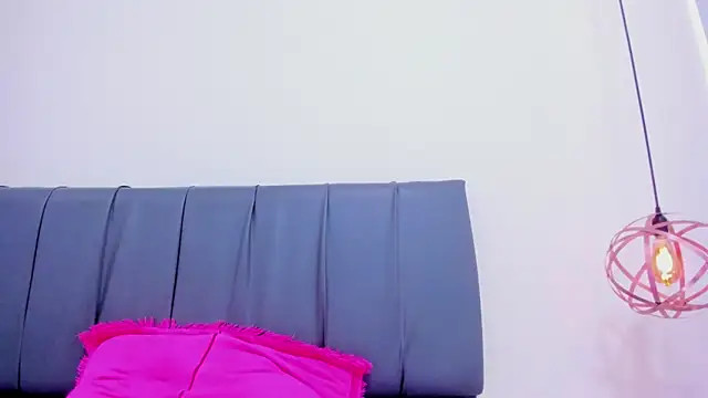 Snapshot of iisabella_noa chatting on February 4, 2026, 1:17 pm iisabella noa online show from February 4, 2026, 1:17 pm