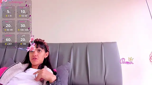 Snapshot of iisabella_noa chatting on February 17, 2026, 12:35 pm iisabella noa online show from February 17, 2026, 12:35 pm