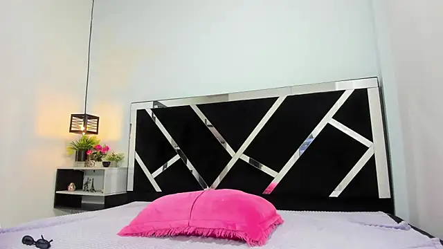 Snapshot of iisabella_noa chatting on January 13, 2026, 12:53 pm iisabella noa online show from January 13, 2026, 12:53 pm