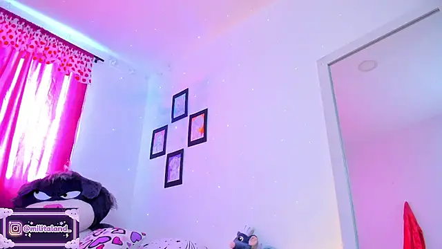 Snapshot of milita_houston chatting on November 24, 2025, 3:34 pm milita houston online show from November 24, 2025, 3:34 pm