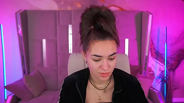 EricaSin online show from October 19, 2025, 6:05 am