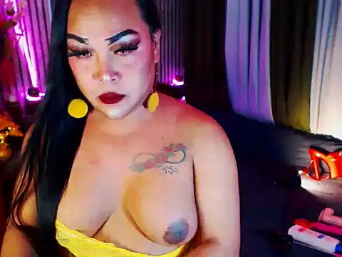 Snapshot of CumFactoryLuna chatting on April 8, 2026, 10:28 am CumFactoryLuna online show from April 8, 2026, 10:28 am