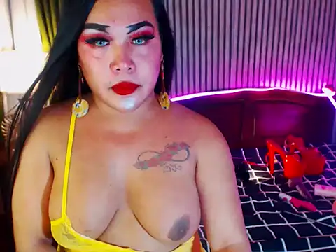 Snapshot of CumFactoryLuna chatting on April 26, 2026, 9:50 am CumFactoryLuna online show from April 26, 2026, 9:50 am