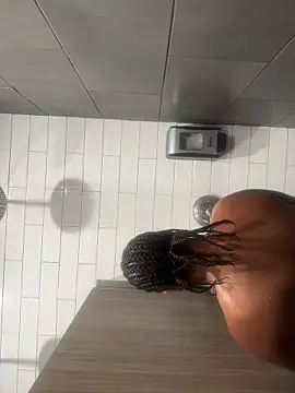 reinagotthroat online show from March 21, 2026, 2:21 pm