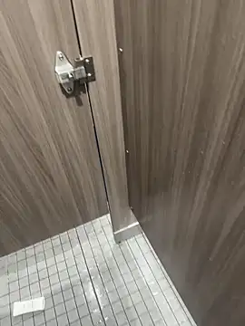 reinagotthroat online show from February 12, 2026, 1:22 pm