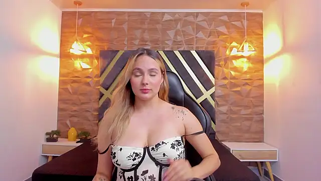 Emmaa white  online show from March 18, 2026, 5:25 pm