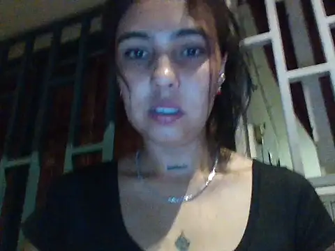 Snapshot of EmmaSplycer02 chatting on March 27, 2026, 3:15 am EmmaSplycer02 online show from March 27, 2026, 3:15 am