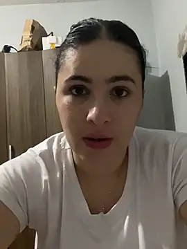 Snapshot of IvettSt_ chatting on August 4, 2026, 3:22 am IvettSt online show from August 4, 2026, 3:22 am