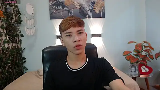 Snapshot of nathanclay chatting on December 20, 2025, 3:53 am nathanclay online show from December 20, 2025, 3:53 am