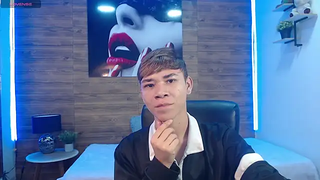 Snapshot of nathanclay chatting on February 6, 2026, 3:24 am nathanclay online show from February 6, 2026, 3:24 am